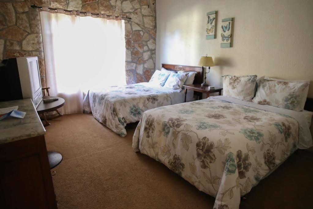 The Lodge At Cypress Falls Wimberley Buitenkant foto